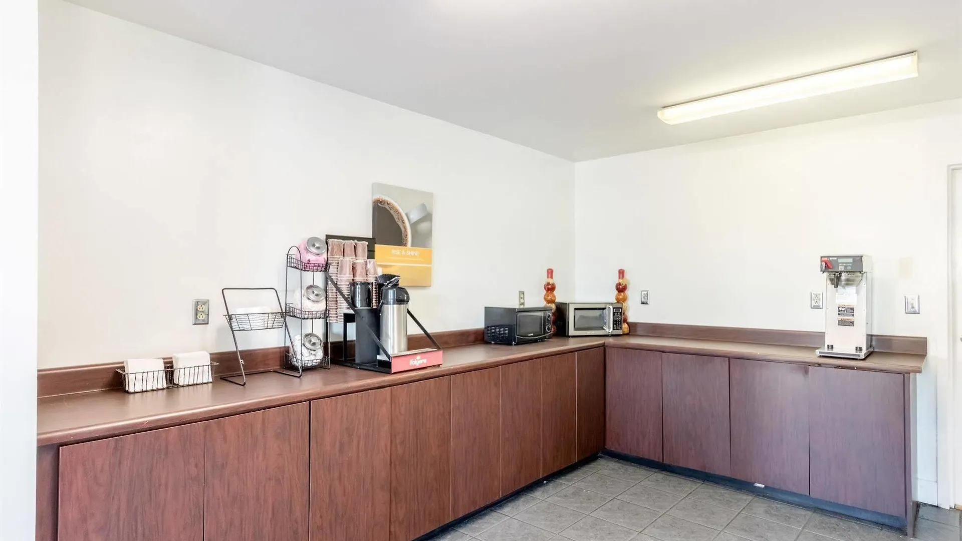 6-pooler, Ga - Savannah Airport 2*