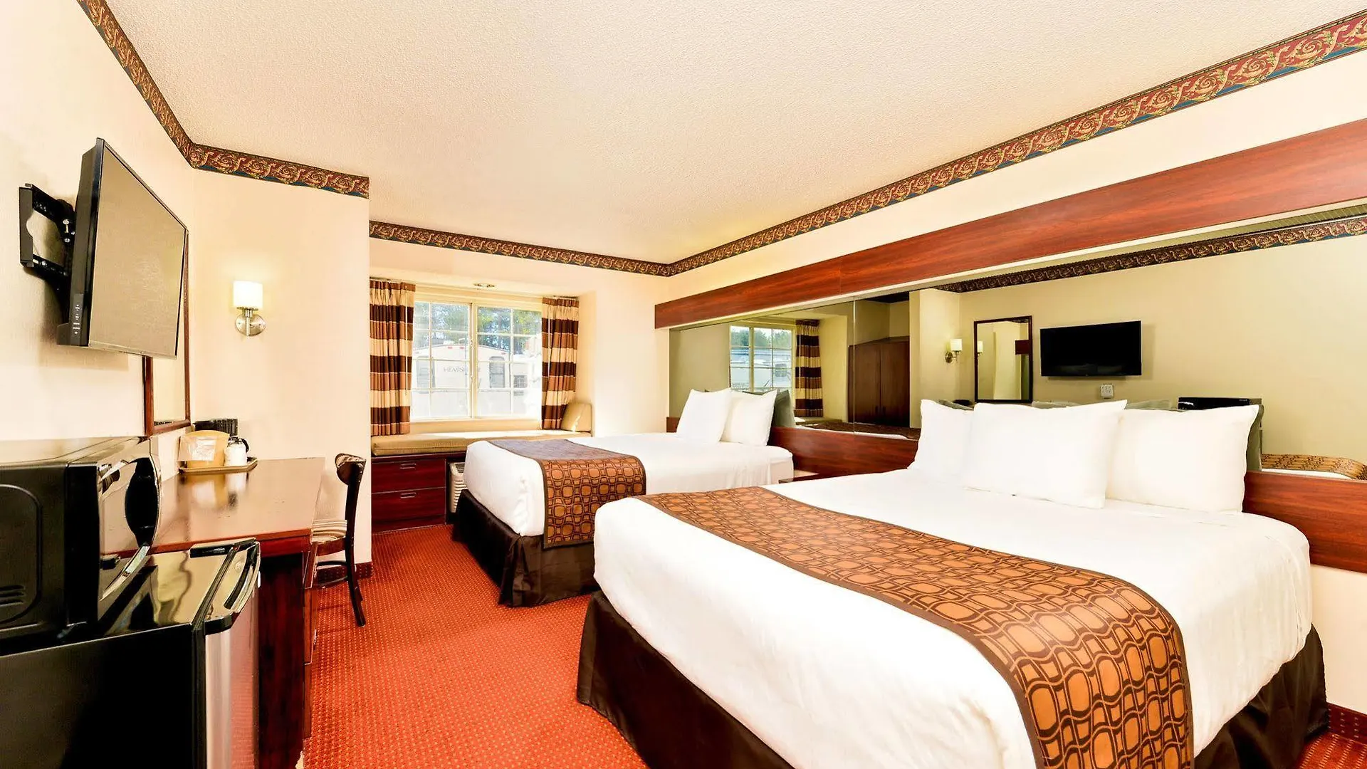 Microtel & By Wyndham Savannah/pooler Hotel