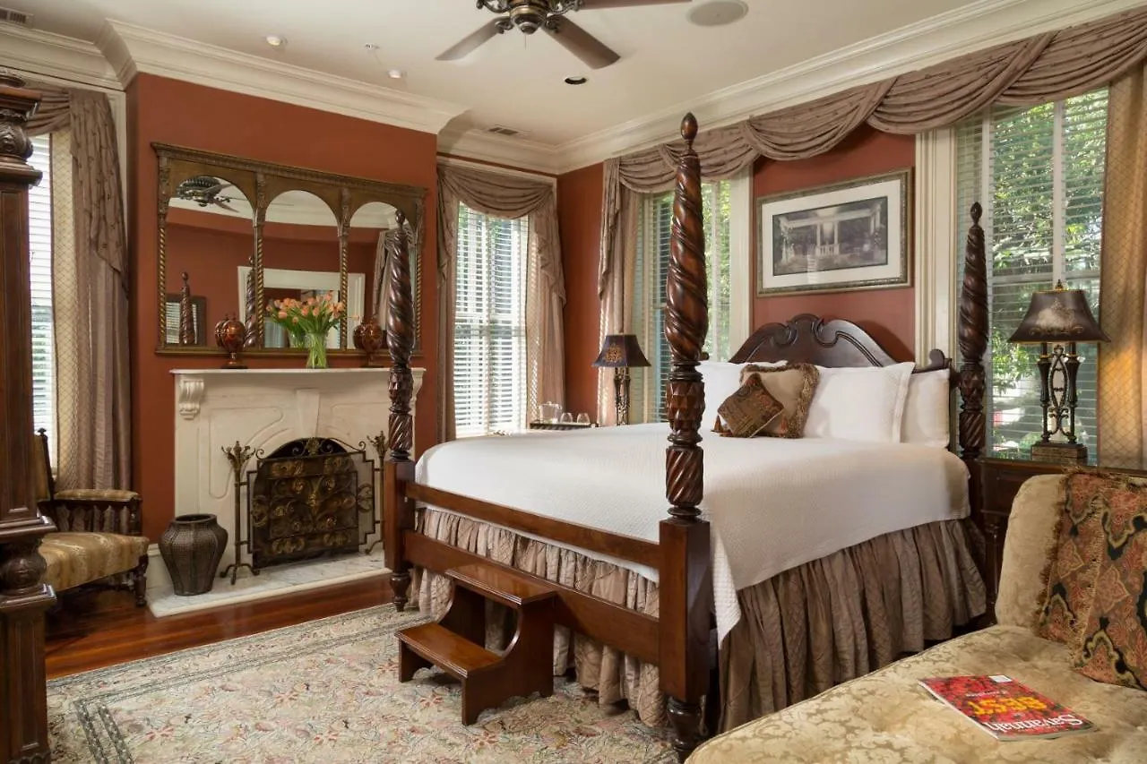 The On West Liberty Bed & Breakfast 4*