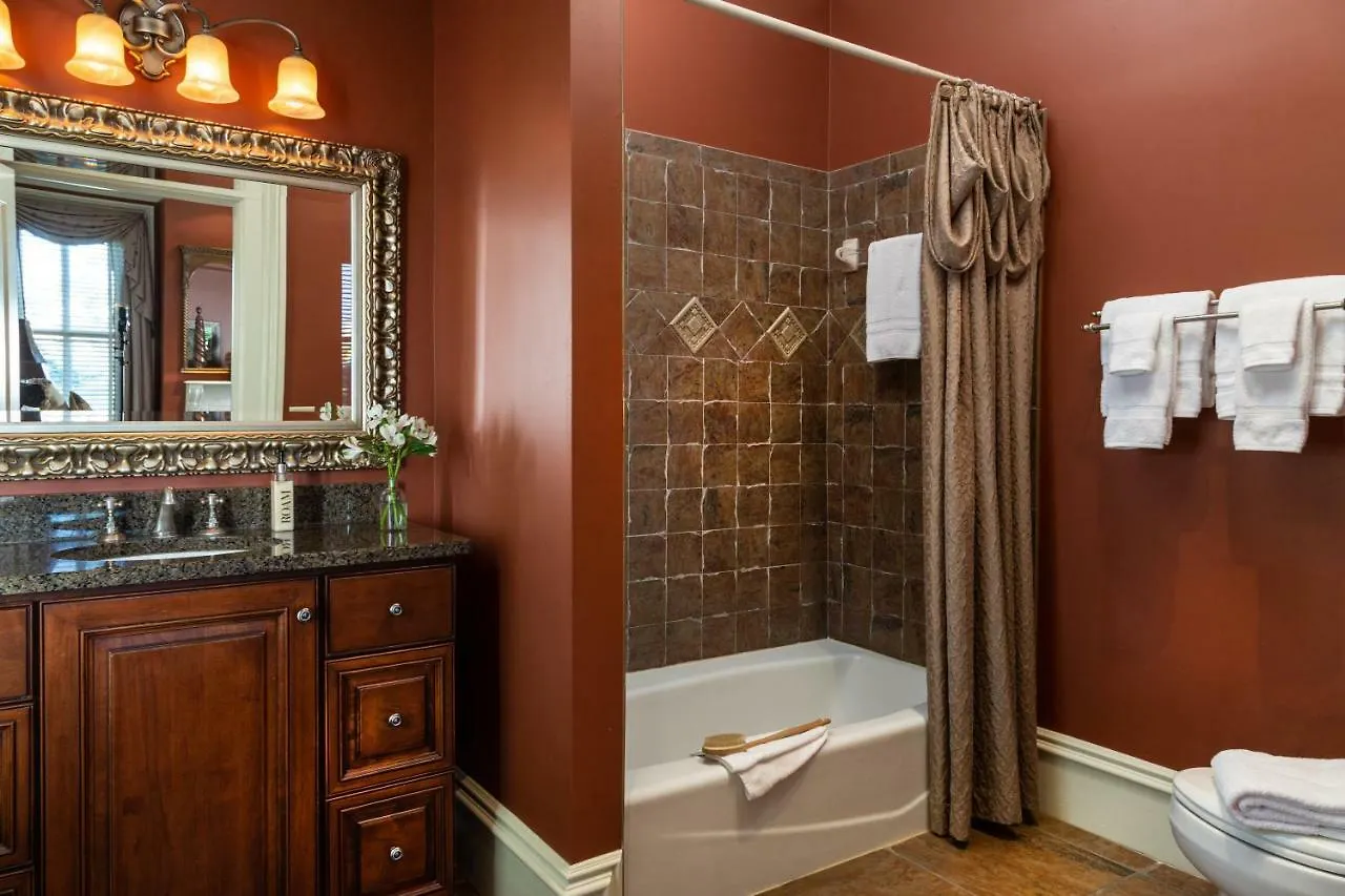 Bed & Breakfast The On West Liberty 4*