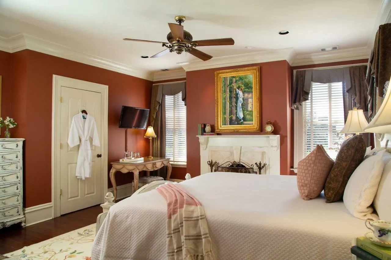 The On West Liberty Bed & Breakfast Savannah