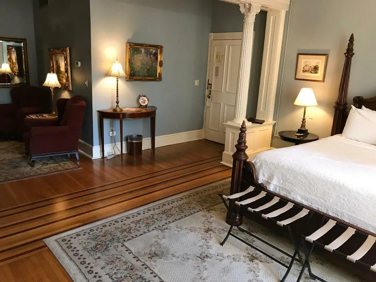 Bed & Breakfast Foley House Savannah