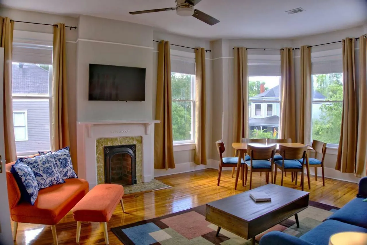 דירה Beautiful Brick 2 Bedroom סוואנה