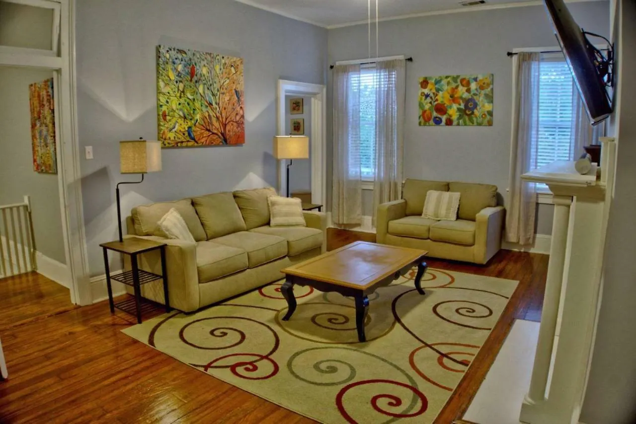 Downtown Oasis Bed & Breakfast Savannah