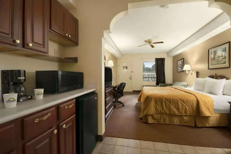 Days & By Wyndham Midtown Motel 2*