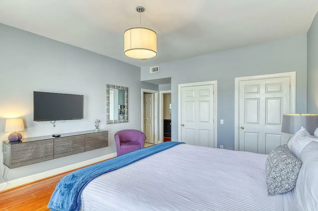 Lez Frederick: Gallery Holiday home