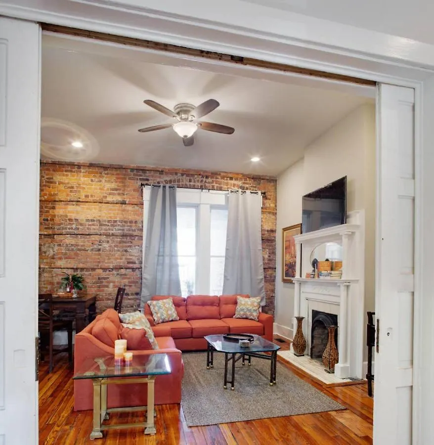 Modern 4 Bed Brownstone In Historic Downtown *