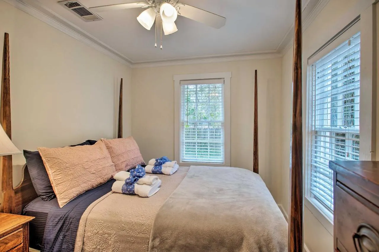 Holiday home - 5 Mi To Wormsloe Historic Site! Savannah