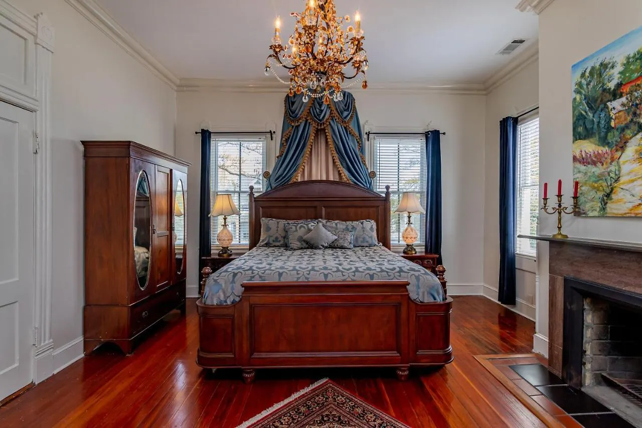 Bed & Breakfast Amethyst Garden Savannah