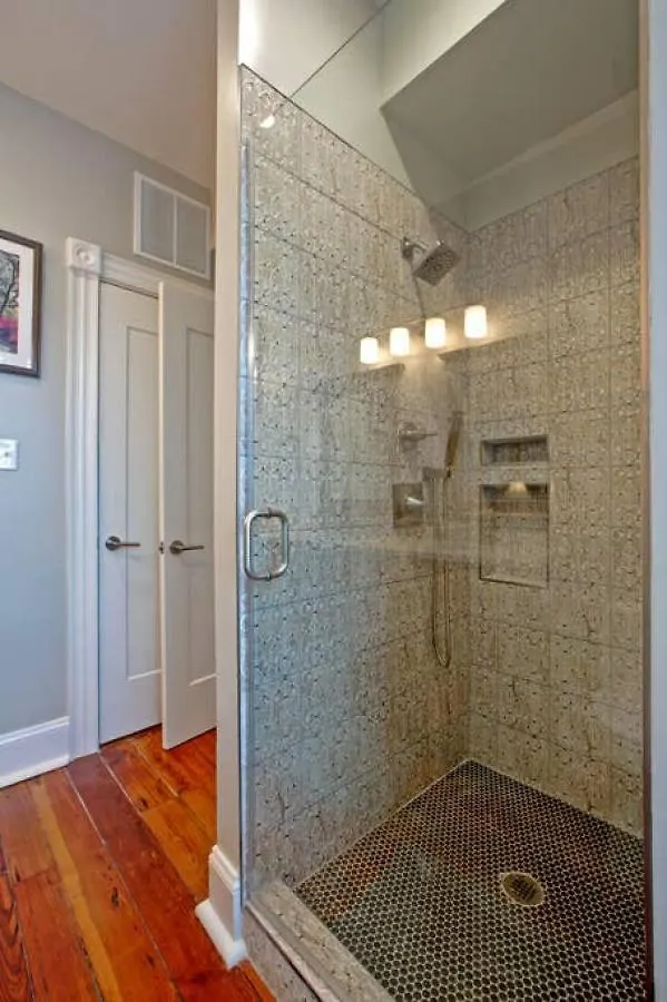 度假居 Newly Renovated 4 Bed 3 Bath And 2 Parking Spots 薩凡納