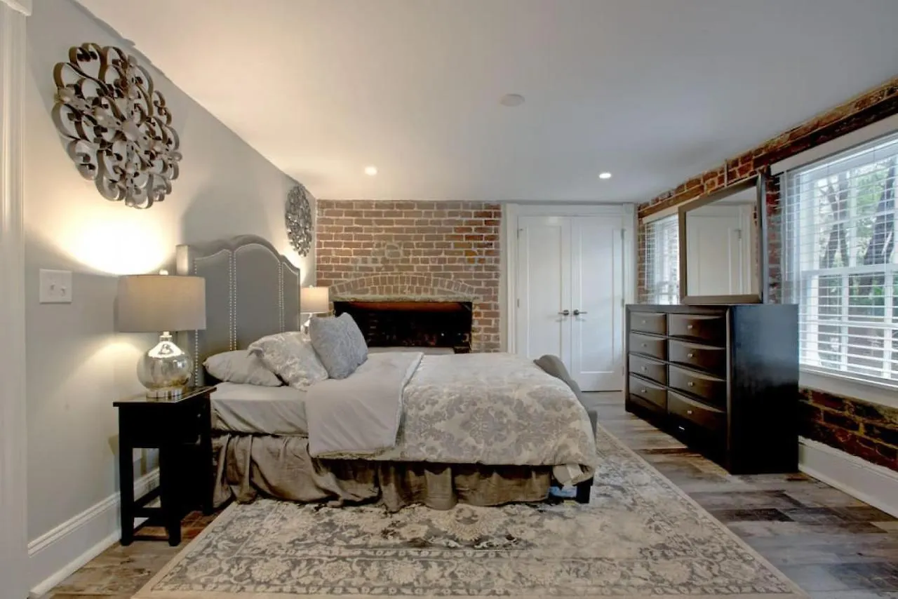 Restored Historic 5 Bedroom 4 And A Half Bath * Savannah
