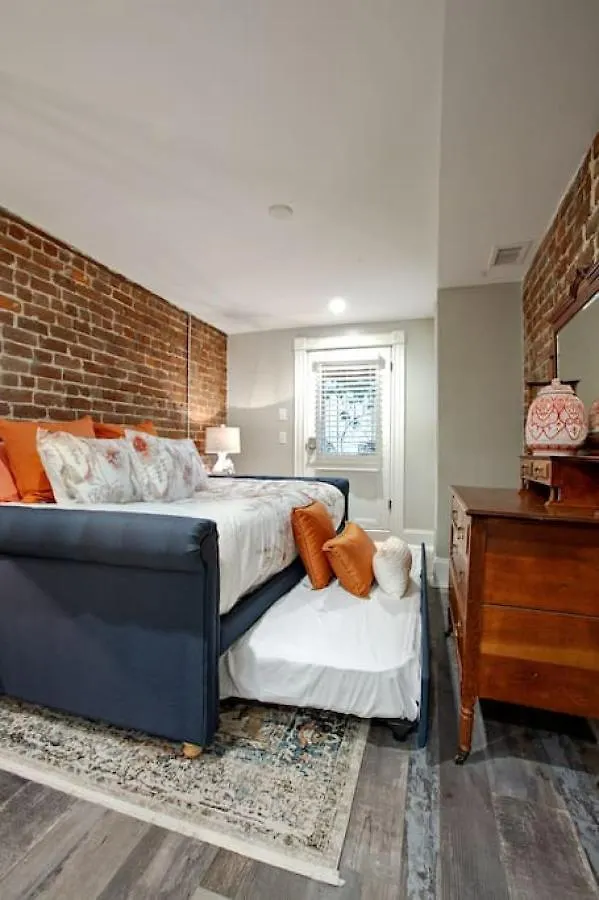 Restored Historic 5 Bedroom 4 And A Half Bath *