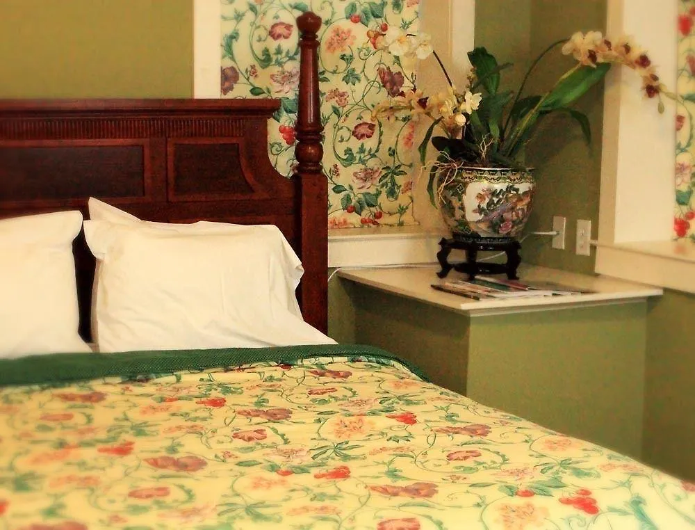 Dresser Palmer House Bed & Breakfast Savannah