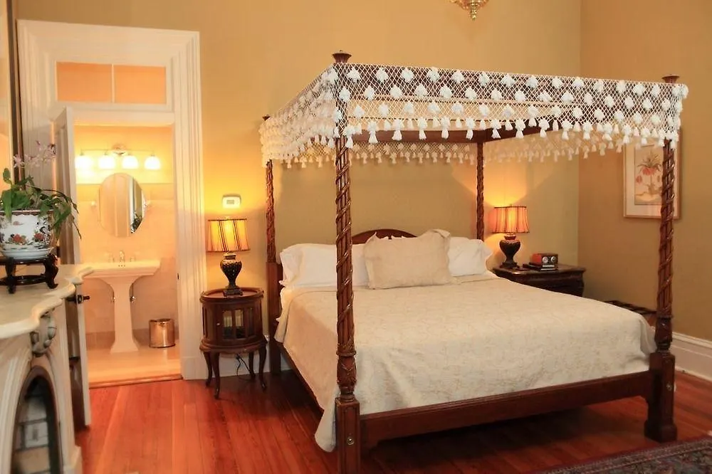 Bed & Breakfast Dresser Palmer House Savannah