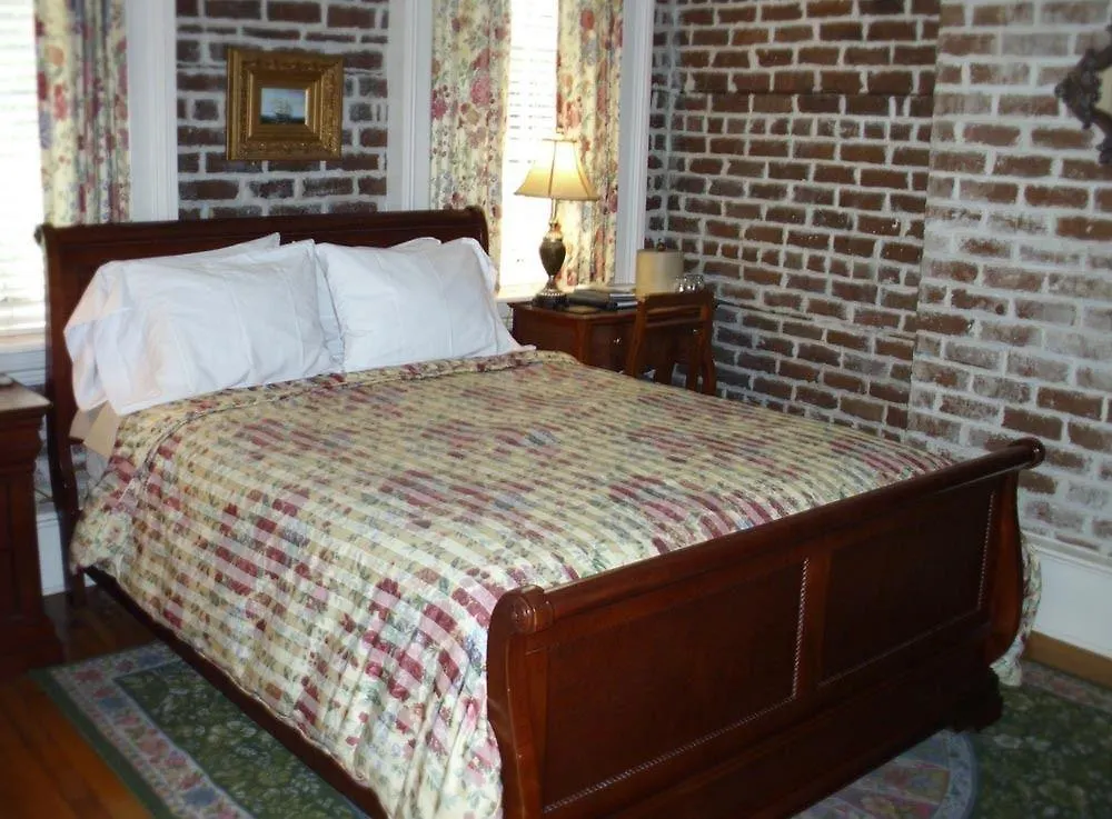 Bed & Breakfast Dresser Palmer House Savannah