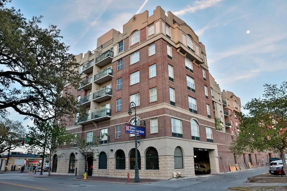 מלון Hilton Garden Historic District 3*