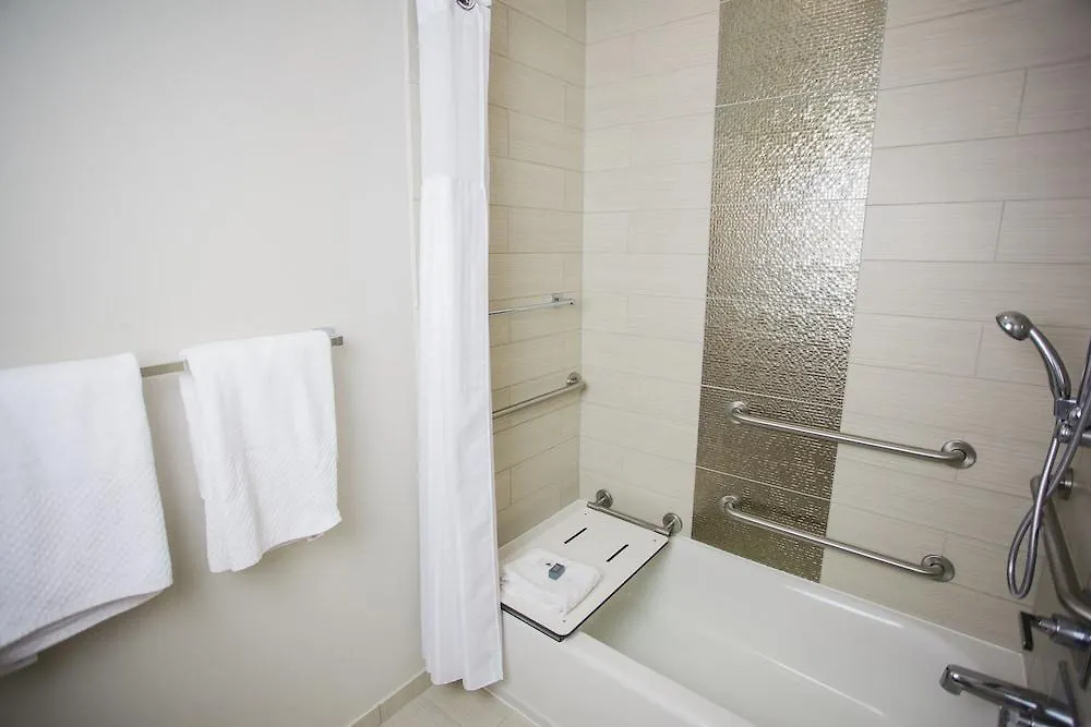 Doubletree By Hilton Historic Hotel Savannah