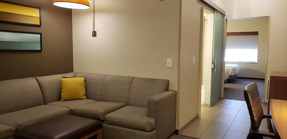 Hyatt Place Airport Hotell