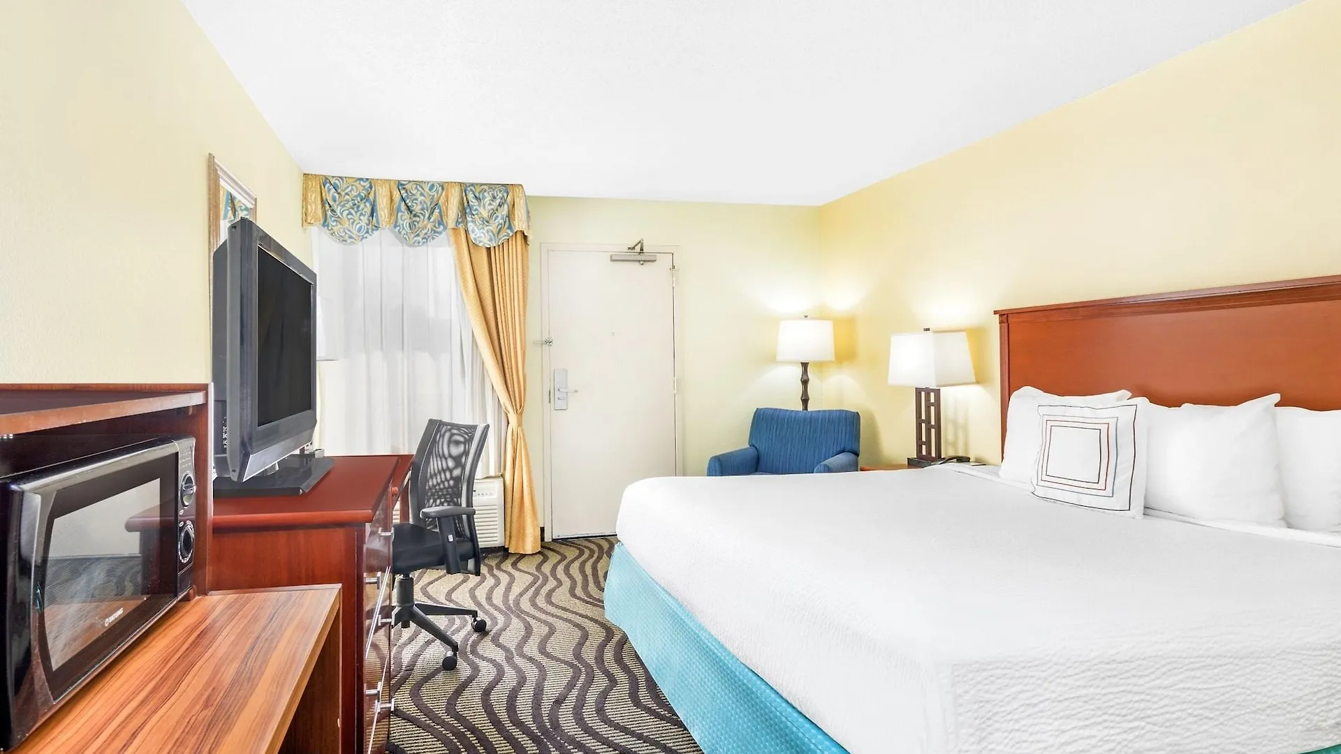 Baymont By Wyndham Midtown Hotel