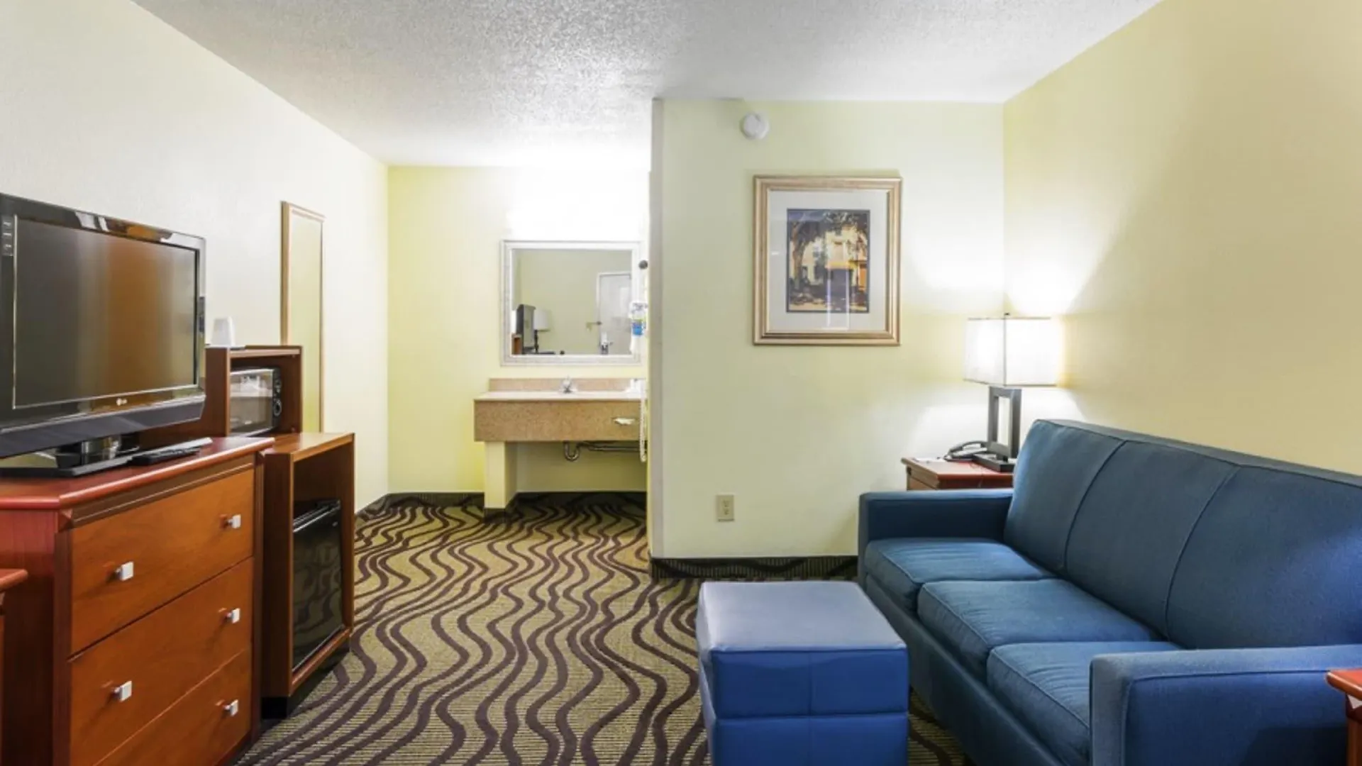 Hotel Baymont By Wyndham Midtown Savannah