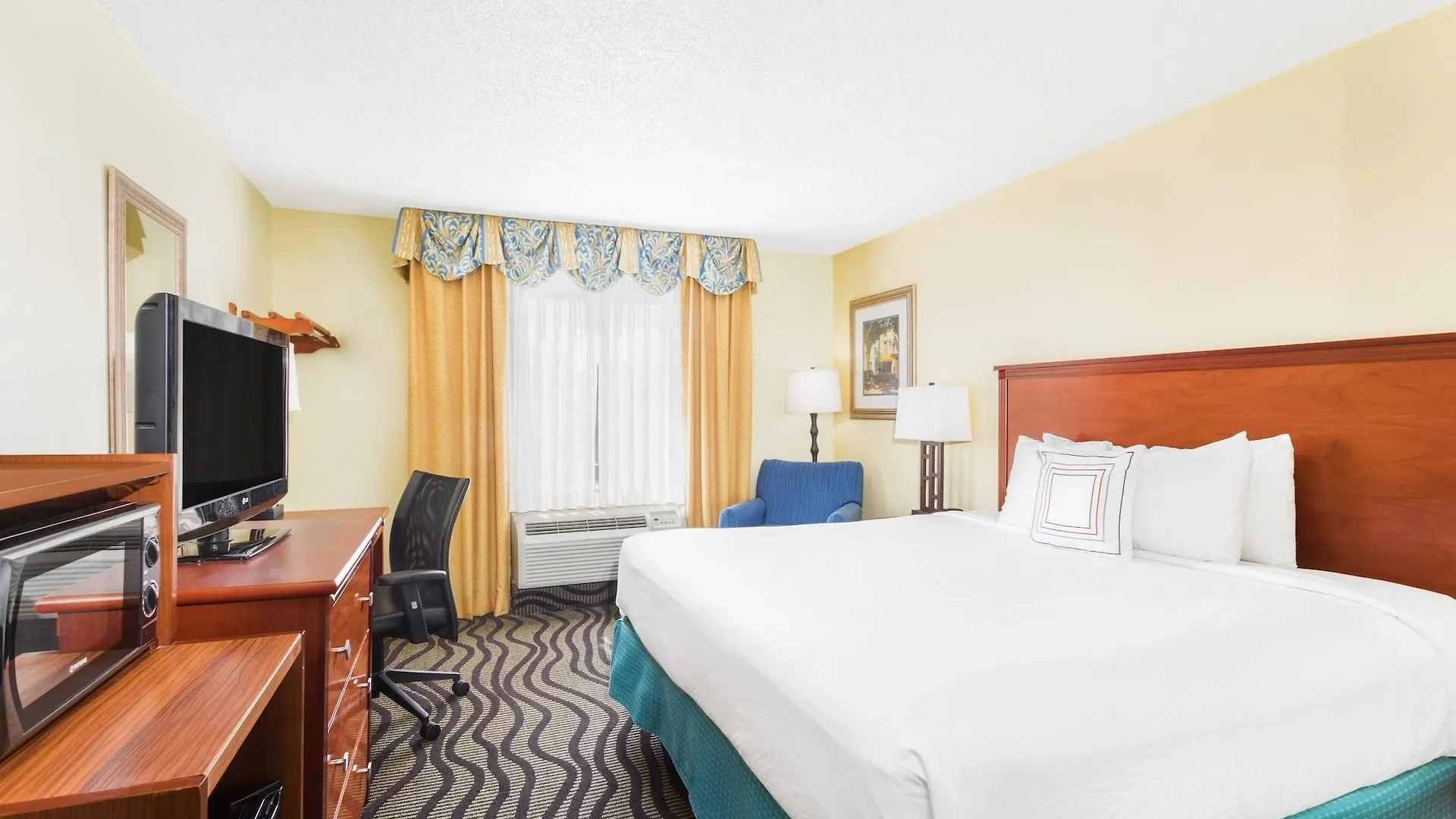 Baymont By Wyndham Midtown Hotel 3*