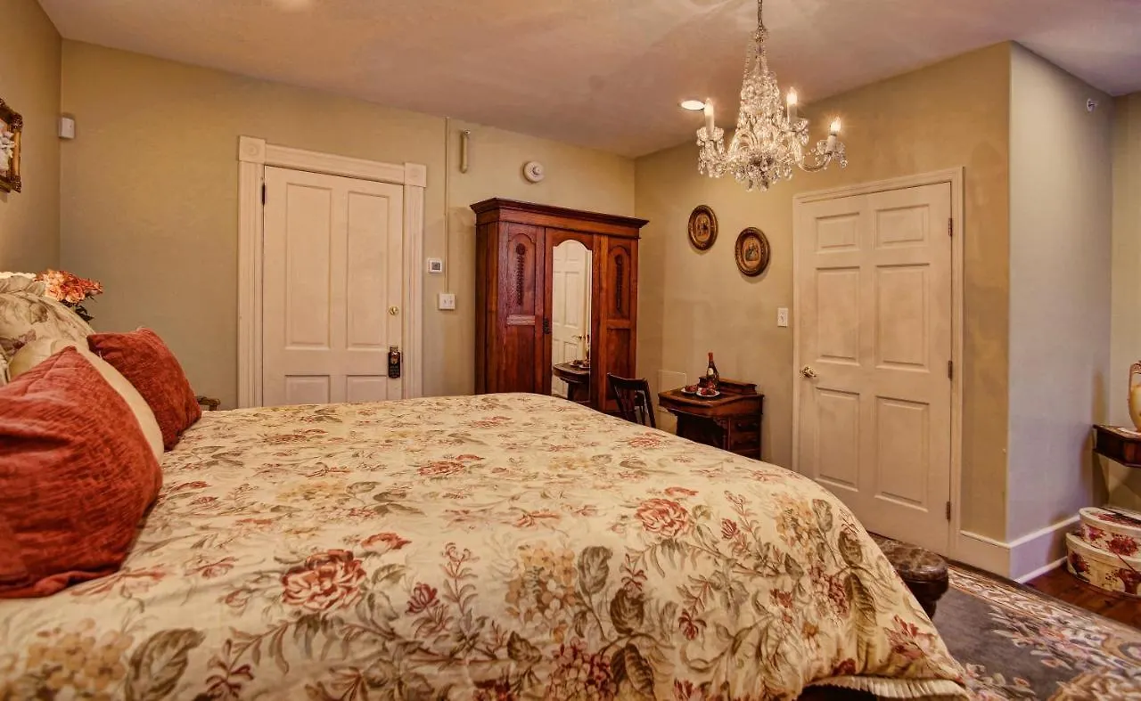 Mcmillan Bed & Breakfast
