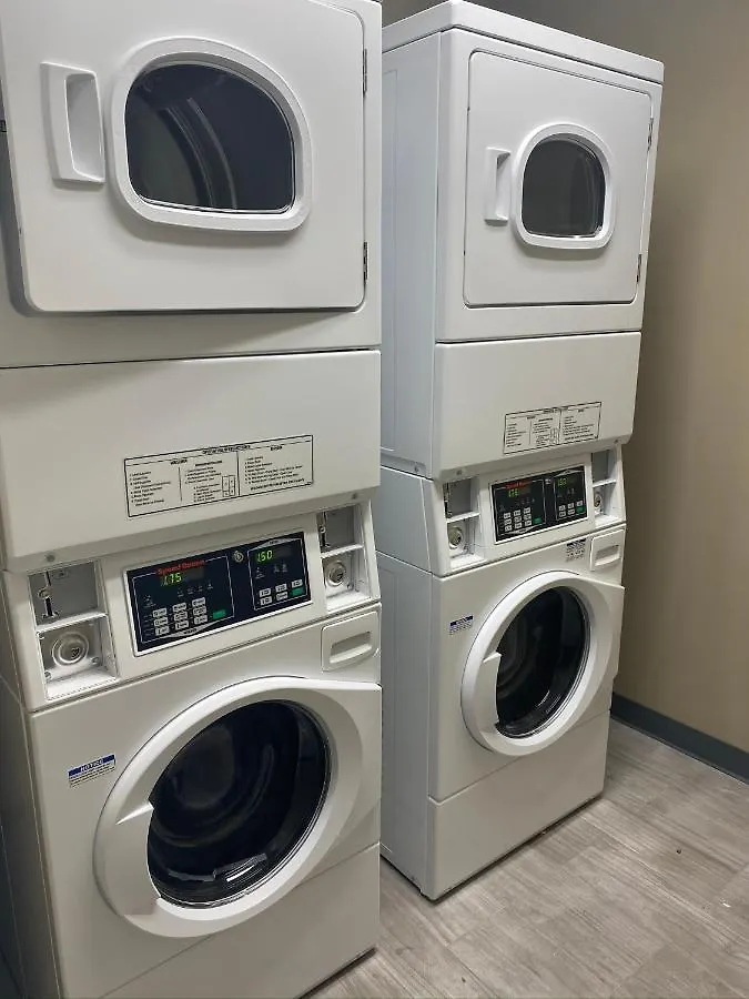 Econo Choice I-95 Gateway Hotel 3*