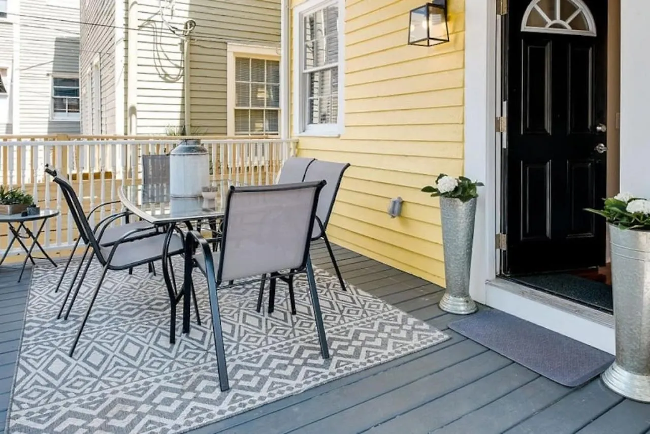 111 Waldburg Street Beautifully Renovated Historic 5 Bedroom 5 Bath * Savannah