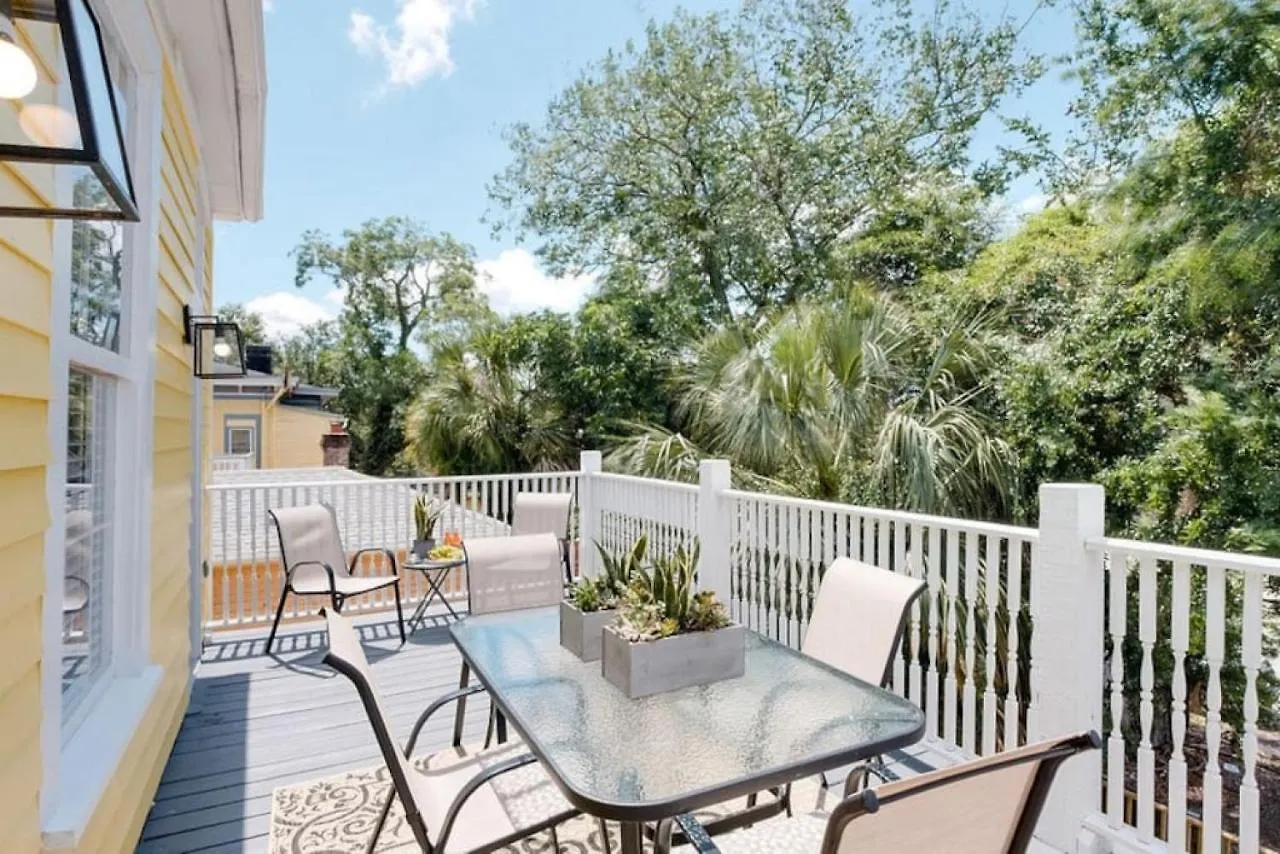 111 Waldburg Street Beautifully Renovated Historic 5 Bedroom 5 Bath * Savannah