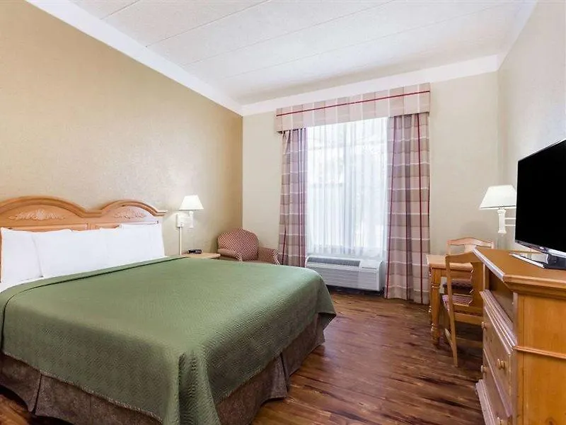 Wingate By Wyndham Gateway Savannah