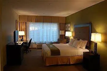 Express & Midtown By Ihg 3* Savannah