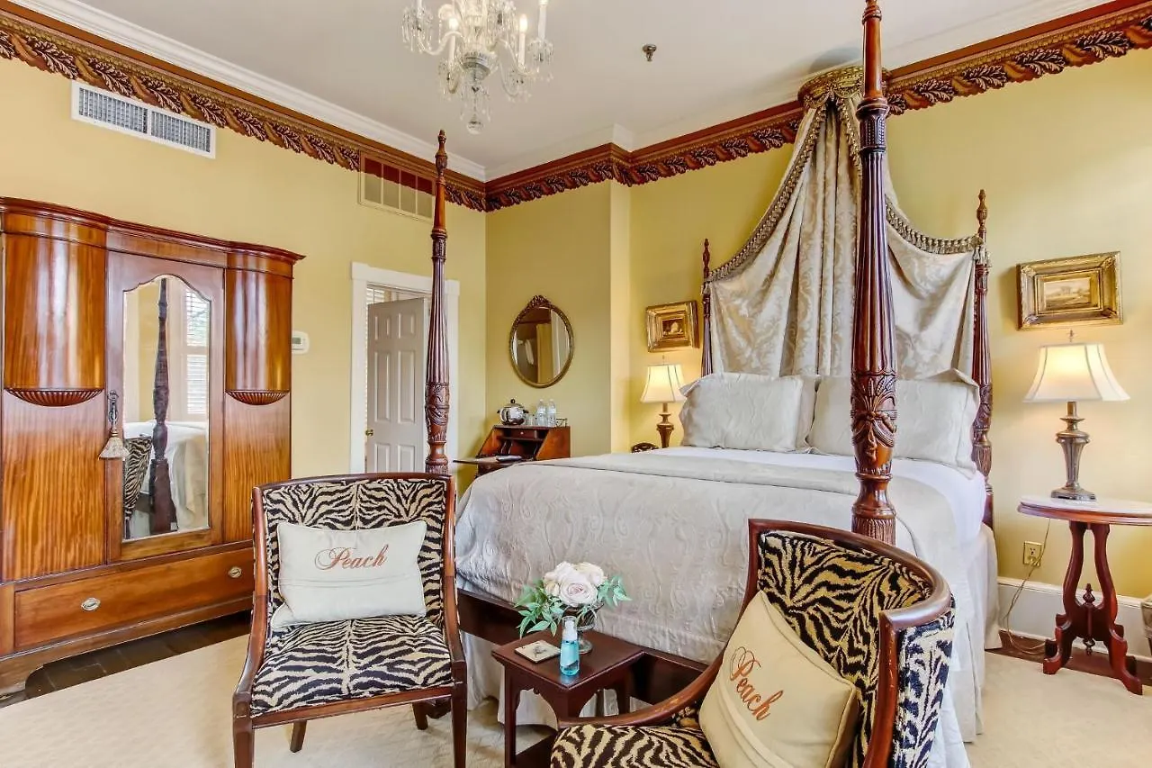 Hotel Ballastone