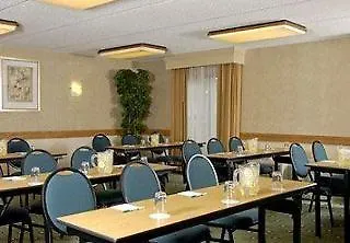 Courtyard By Marriott Midtown Hotel