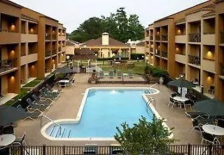 Courtyard By Marriott Midtown Hotel