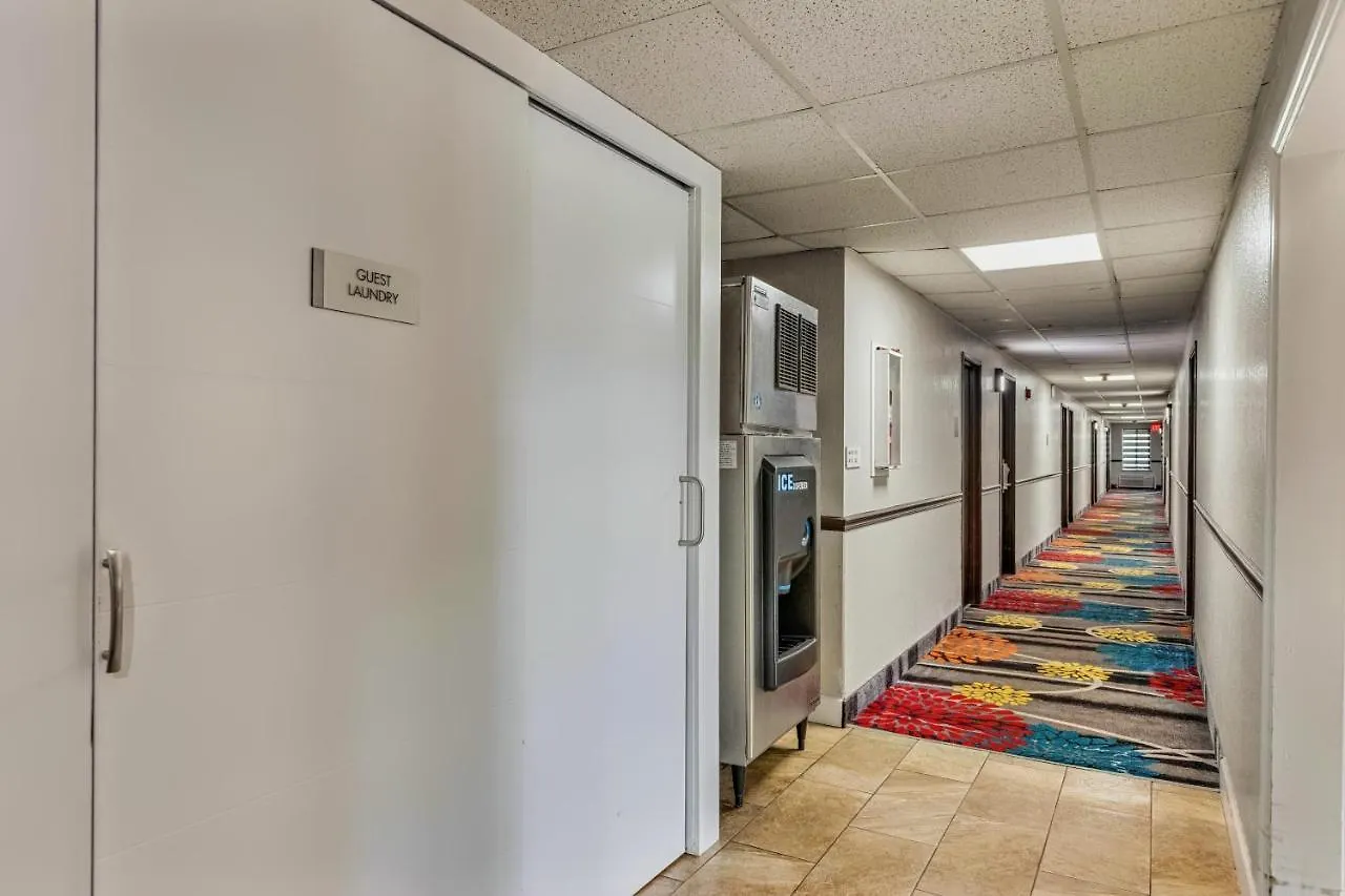 Days By Wyndham Gateway I-95 Hotel 2*
