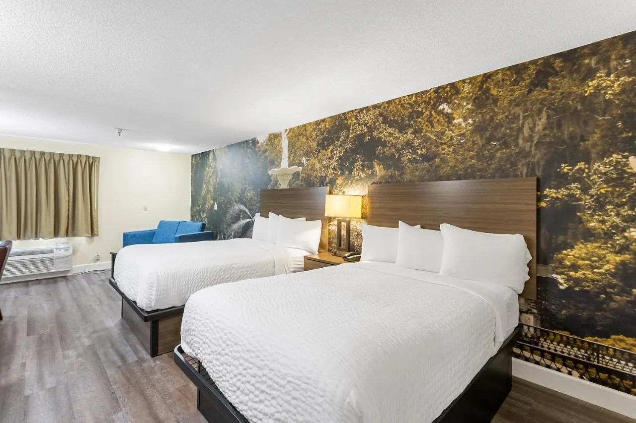 Clarion Pointe Gateway I-95 Hotel 3*