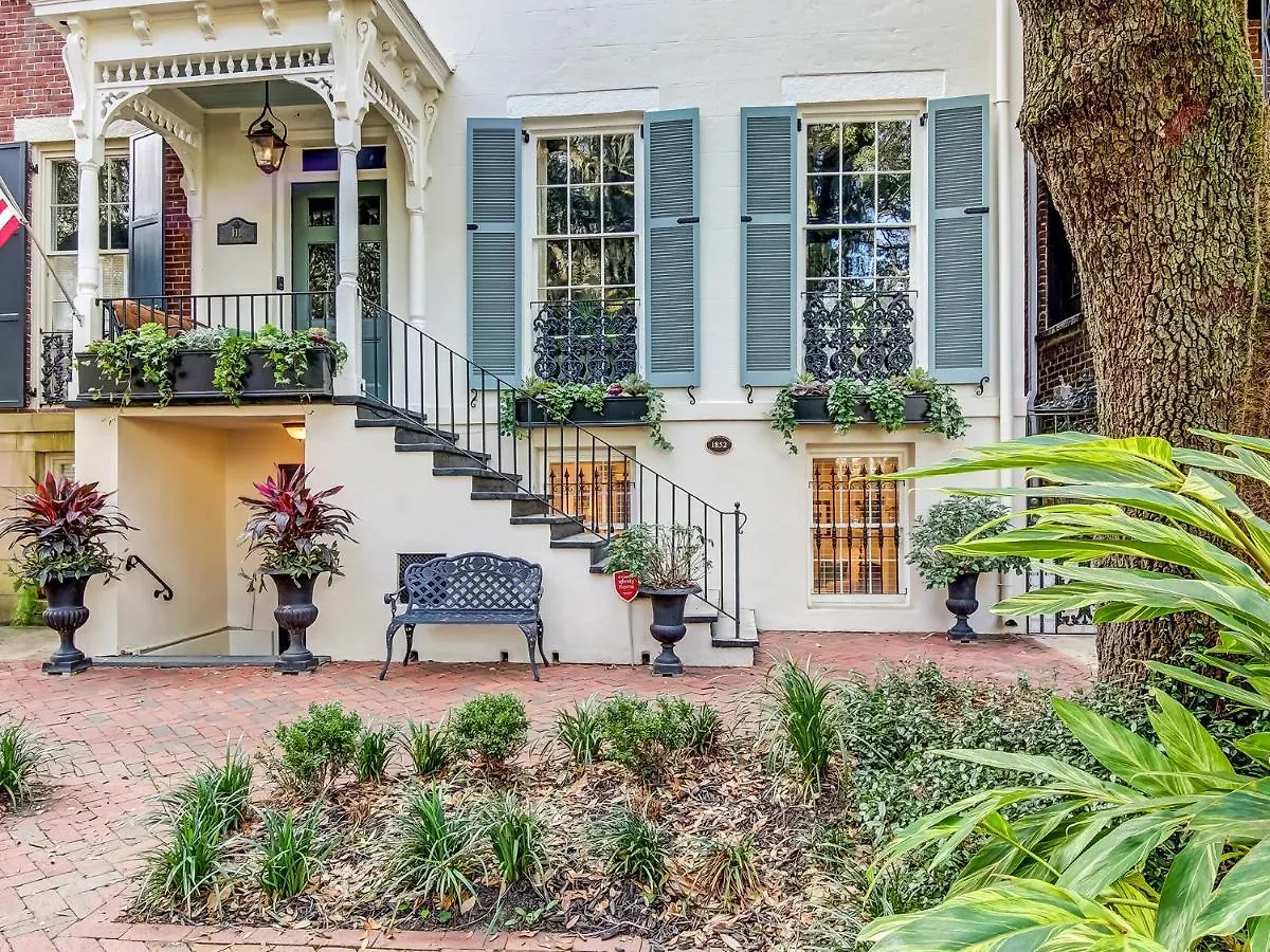 Apartment Serenity On Jones Savannah