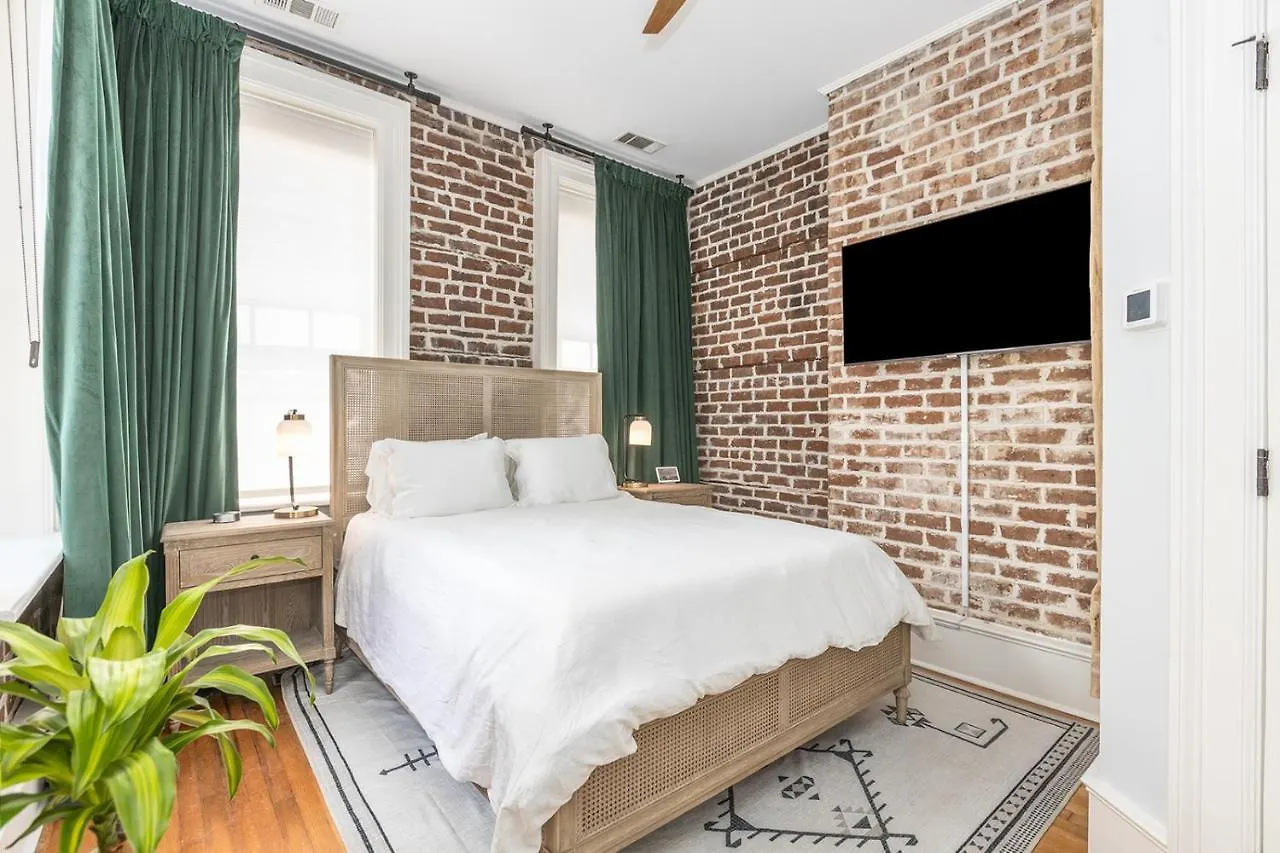 Bellwether House Couette-café