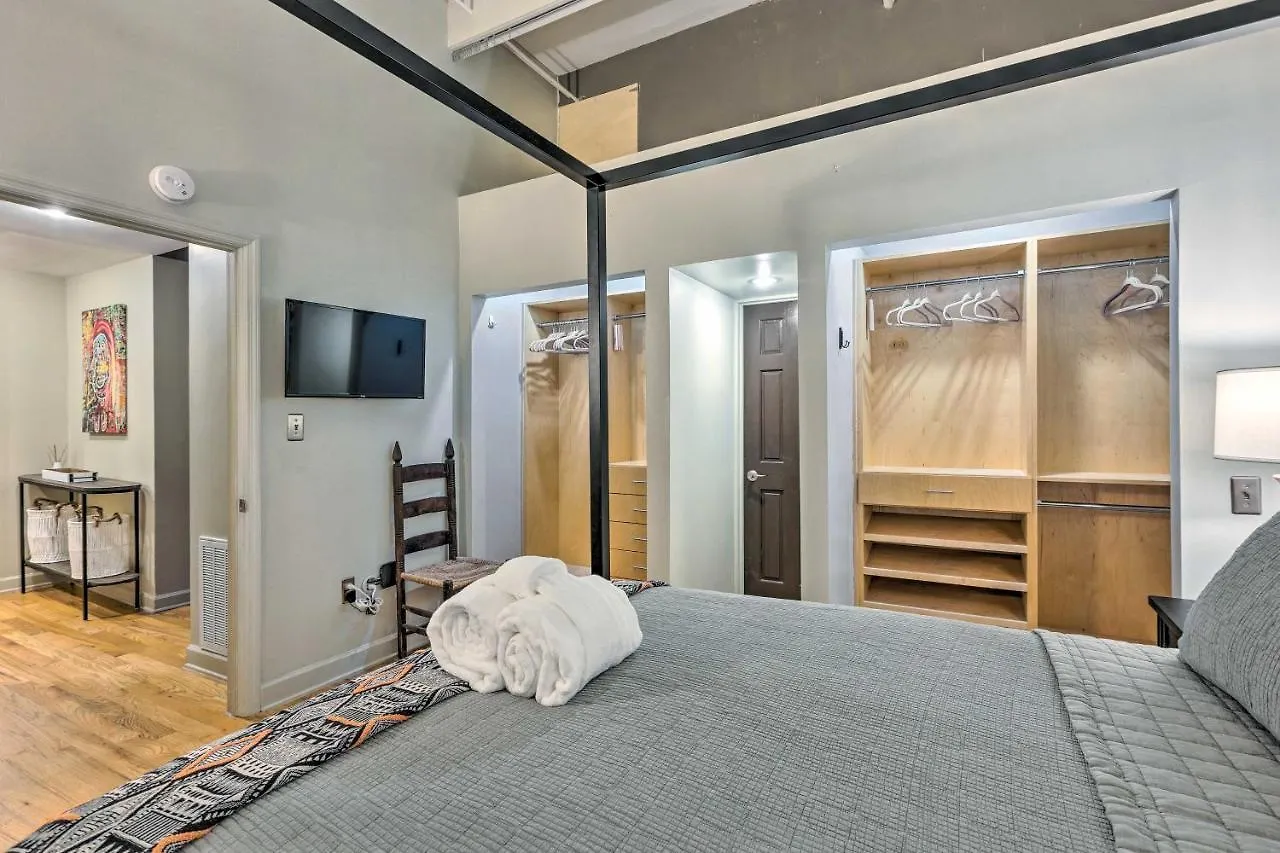 Bright Loft In Historic District! Apartment Savannah