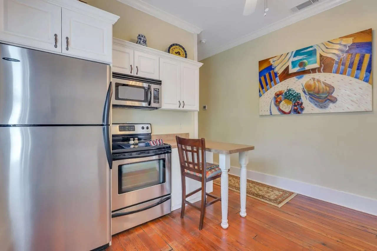 The Wright On Beautiful Jones Street Apartment *