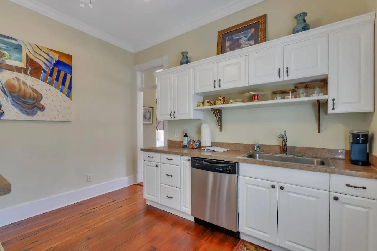 The Wright On Beautiful Jones Street Apartment Savannah