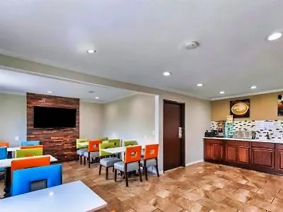 Hotel Days By Wyndham Gateway I-95 Savannah
