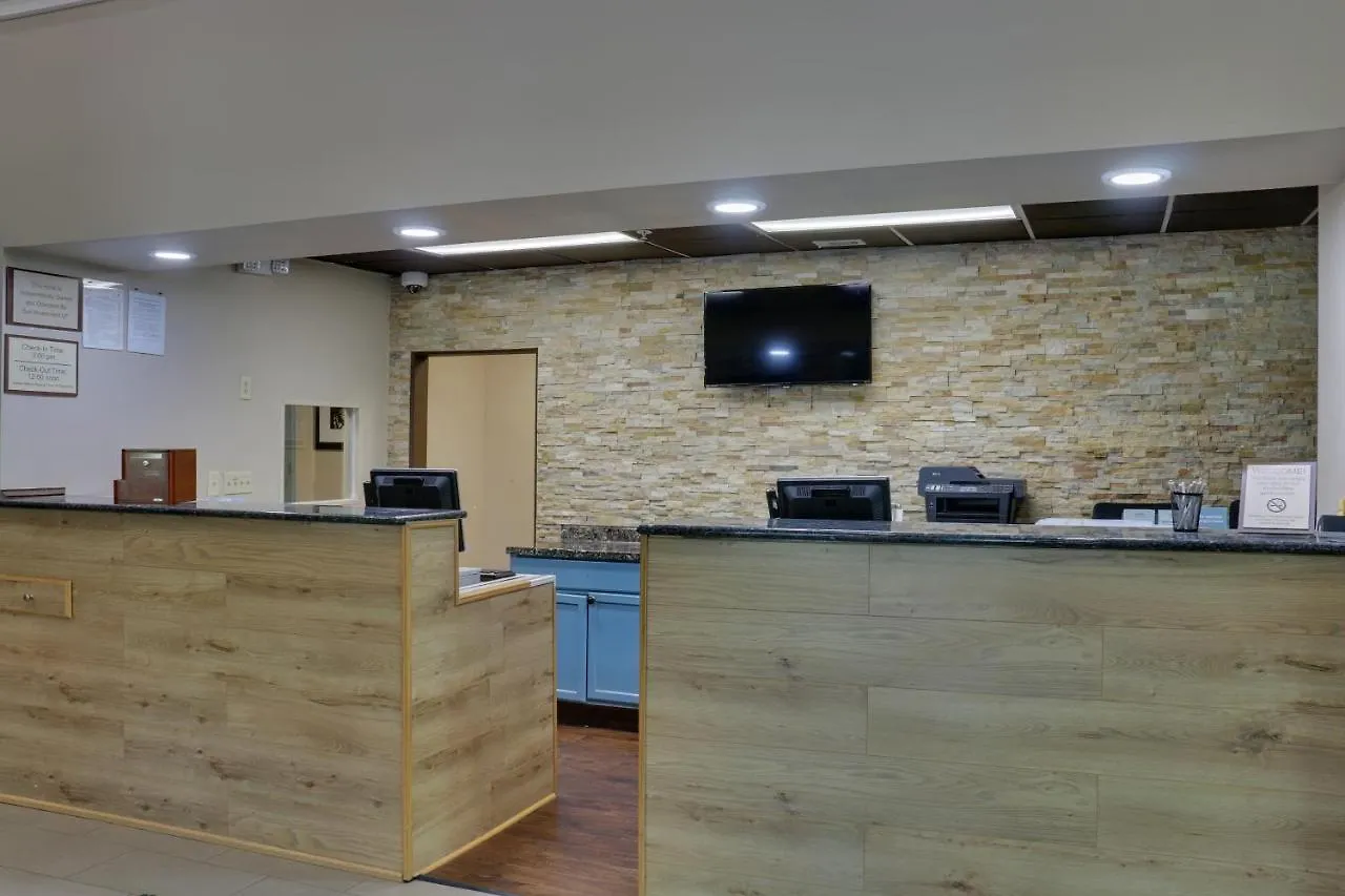 Hotel Country & By Radisson, Gateway, Ga Savannah