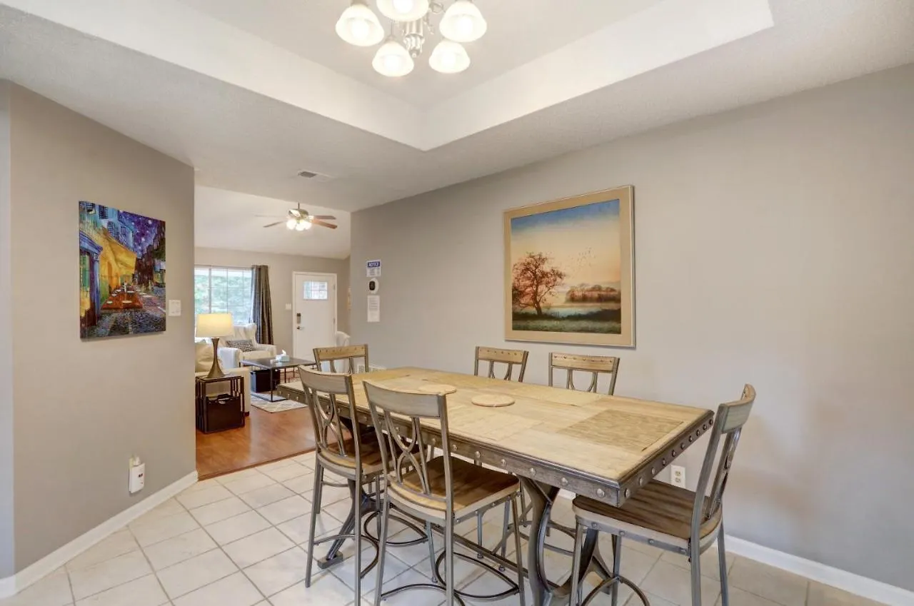 Pooler Travelers Retreat Iii - Entire House - Holiday home *