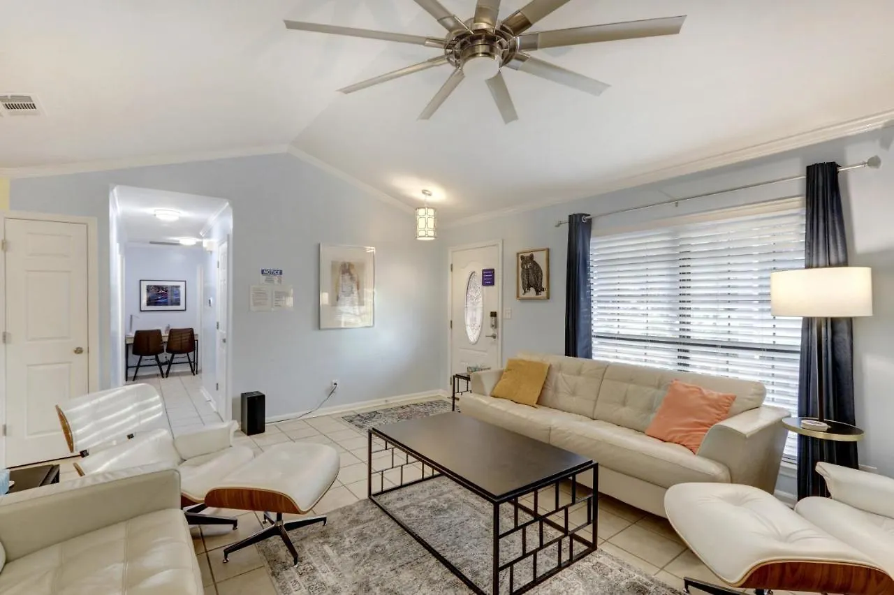 Pooler Travelers Retreat I - Entire House -