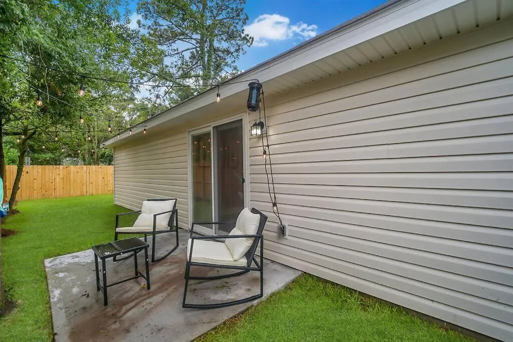 Holiday home Beautiful New Construction Only 4 Min To Downtown! *