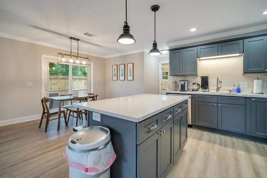 Holiday home Beautiful New Construction Only 4 Min To Downtown!