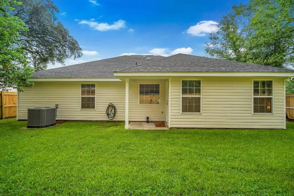 Holiday home Beautiful New Construction Only 4 Min To Downtown! *