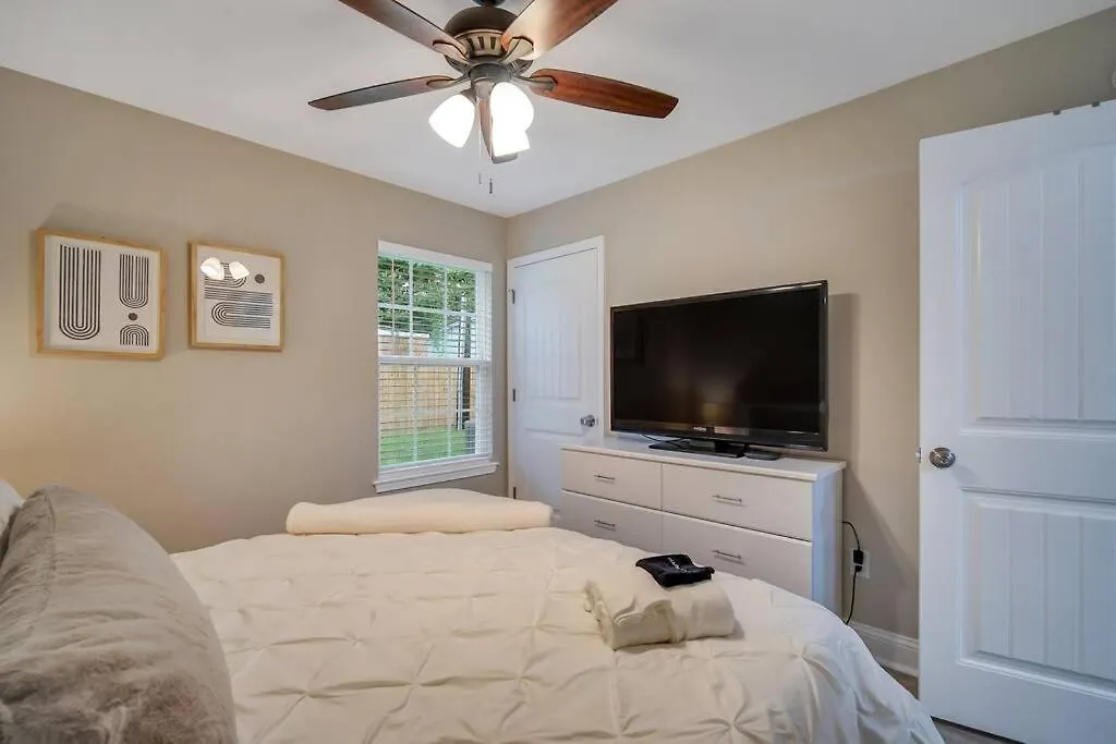 Holiday home Beautiful New Construction Only 4 Min To Downtown! Savannah