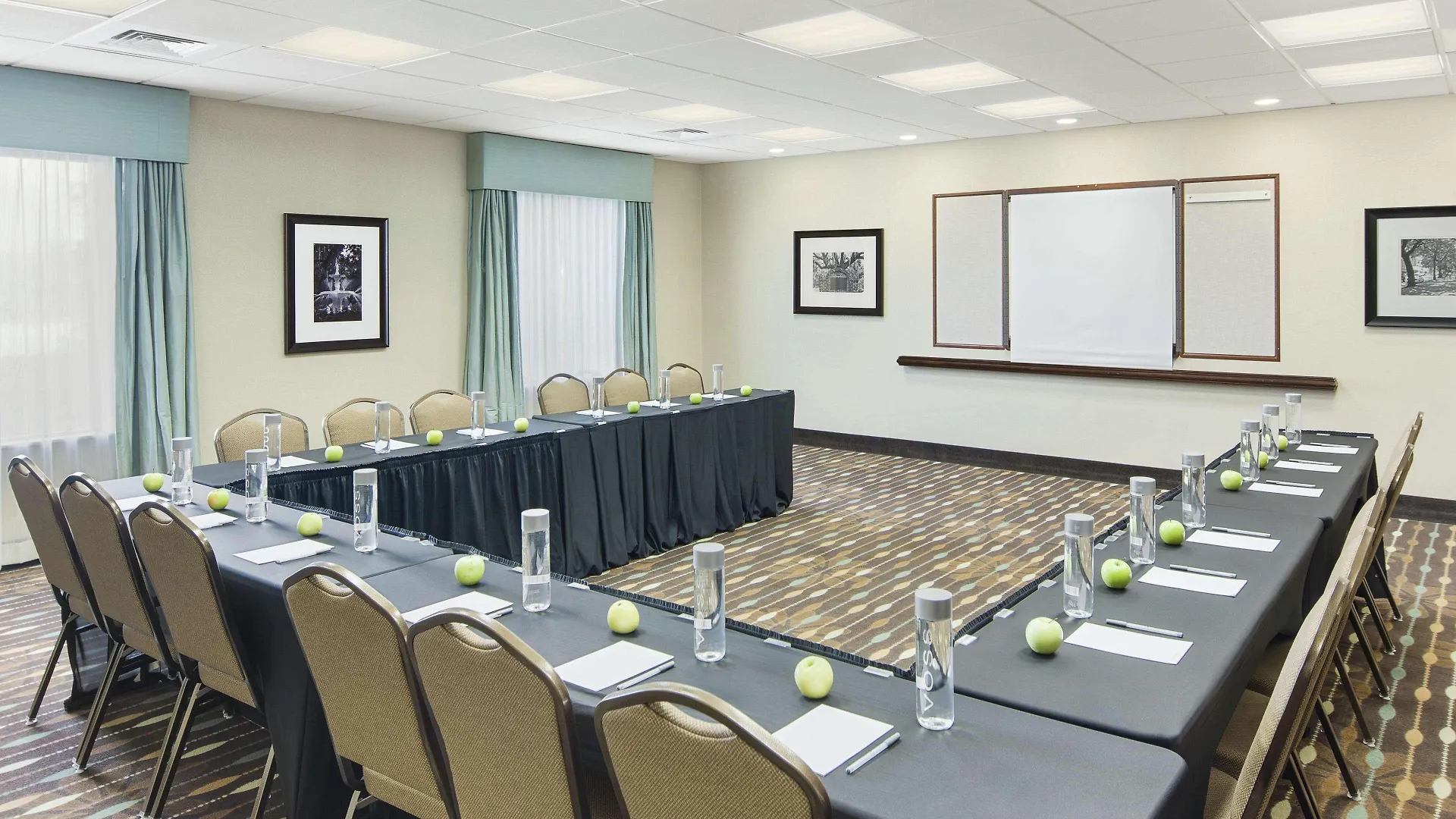 Hampton & Savannah-airport Hotel 2*